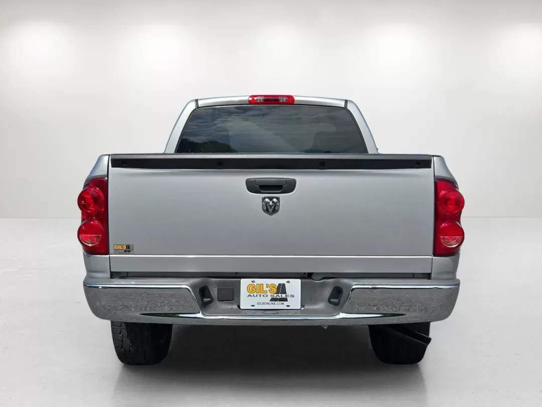 2007 Dodge Ram 1500 ST (1D7HA16K27J) with an Other engine, located at 5115 14th Ave., Columbus, GA, 31904, (706) 323-0345, 32.511494, -84.971046 - **Unleash Adventure with the 2007 Dodge Ram 1500 ST: The Perfect Truck for Your Next Journey!**<br /> <br /> Are you ready to elevate your driving experience? Whether you're a weekend warrior looking to haul away camping gear or a daily commuter in need of a reliable vehicle, the 2007 Dodge Ram 1500 - Photo#5