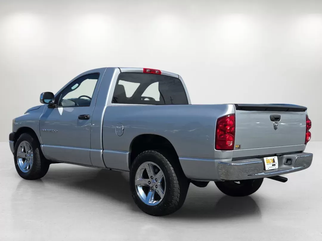 2007 Dodge Ram 1500 ST (1D7HA16K27J) with an Other engine, located at 5115 14th Ave., Columbus, GA, 31904, (706) 323-0345, 32.511494, -84.971046 - **Unleash Adventure with the 2007 Dodge Ram 1500 ST: The Perfect Truck for Your Next Journey!**<br /> <br /> Are you ready to elevate your driving experience? Whether you're a weekend warrior looking to haul away camping gear or a daily commuter in need of a reliable vehicle, the 2007 Dodge Ram 1500 - Photo#6