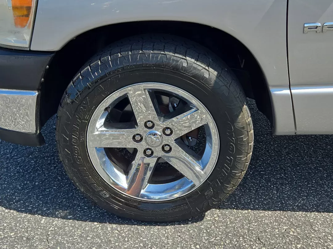 2007 Dodge Ram 1500 ST (1D7HA16K27J) with an Other engine, located at 5115 14th Ave., Columbus, GA, 31904, (706) 323-0345, 32.511494, -84.971046 - **Unleash Adventure with the 2007 Dodge Ram 1500 ST: The Perfect Truck for Your Next Journey!**<br /> <br /> Are you ready to elevate your driving experience? Whether you're a weekend warrior looking to haul away camping gear or a daily commuter in need of a reliable vehicle, the 2007 Dodge Ram 1500 - Photo#8