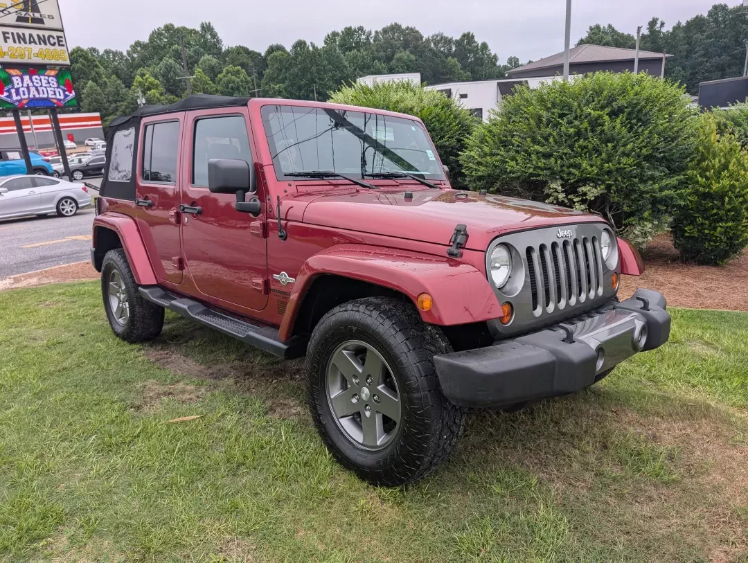 2013 /Black Interior Jeep Wrangler Unlimited Freedom Edition (1C4BJWDG6DL) with an Other engine, located at 7000 Northlake Connector, Columbus, GA, 31904, (706) 987-8085, 32.524975, -84.978134 - **Adventure Awaits: 2013 Jeep Wrangler Unlimited Freedom Edition Your Next Weekend Warrior!**<br /> <br /> Are you ready to elevate your adventures? Whether you're planning weekend getaways, tackling rugged terrains, or simply cruising around Phenix City, AL, the 2013 Jeep Wrangler Unlimited Freedo - Photo#2