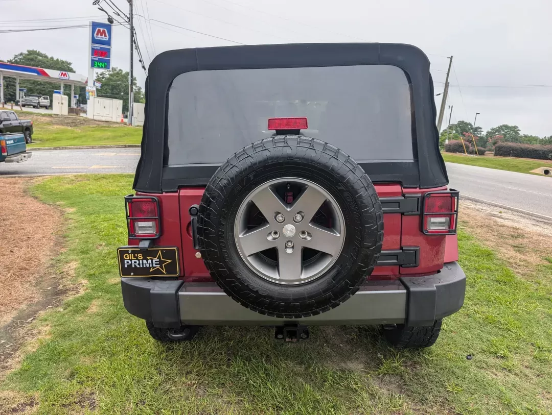 2013 /Black Interior Jeep Wrangler Unlimited Freedom Edition (1C4BJWDG6DL) with an Other engine, located at 7000 Northlake Connector, Columbus, GA, 31904, (706) 987-8085, 32.524975, -84.978134 - **Adventure Awaits: 2013 Jeep Wrangler Unlimited Freedom Edition Your Next Weekend Warrior!**<br /> <br /> Are you ready to elevate your adventures? Whether you're planning weekend getaways, tackling rugged terrains, or simply cruising around Phenix City, AL, the 2013 Jeep Wrangler Unlimited Freedo - Photo#5