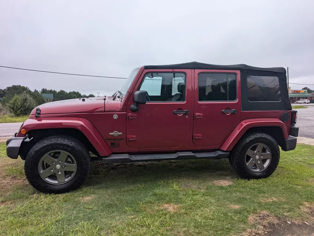 2013 /Black Interior Jeep Wrangler Unlimited Freedom Edition (1C4BJWDG6DL) with an Other engine, located at 7000 Northlake Connector, Columbus, GA, 31904, (706) 987-8085, 32.524975, -84.978134 - **Adventure Awaits: 2013 Jeep Wrangler Unlimited Freedom Edition Your Next Weekend Warrior!**<br /> <br /> Are you ready to elevate your adventures? Whether you're planning weekend getaways, tackling rugged terrains, or simply cruising around Phenix City, AL, the 2013 Jeep Wrangler Unlimited Freedo - Photo#7