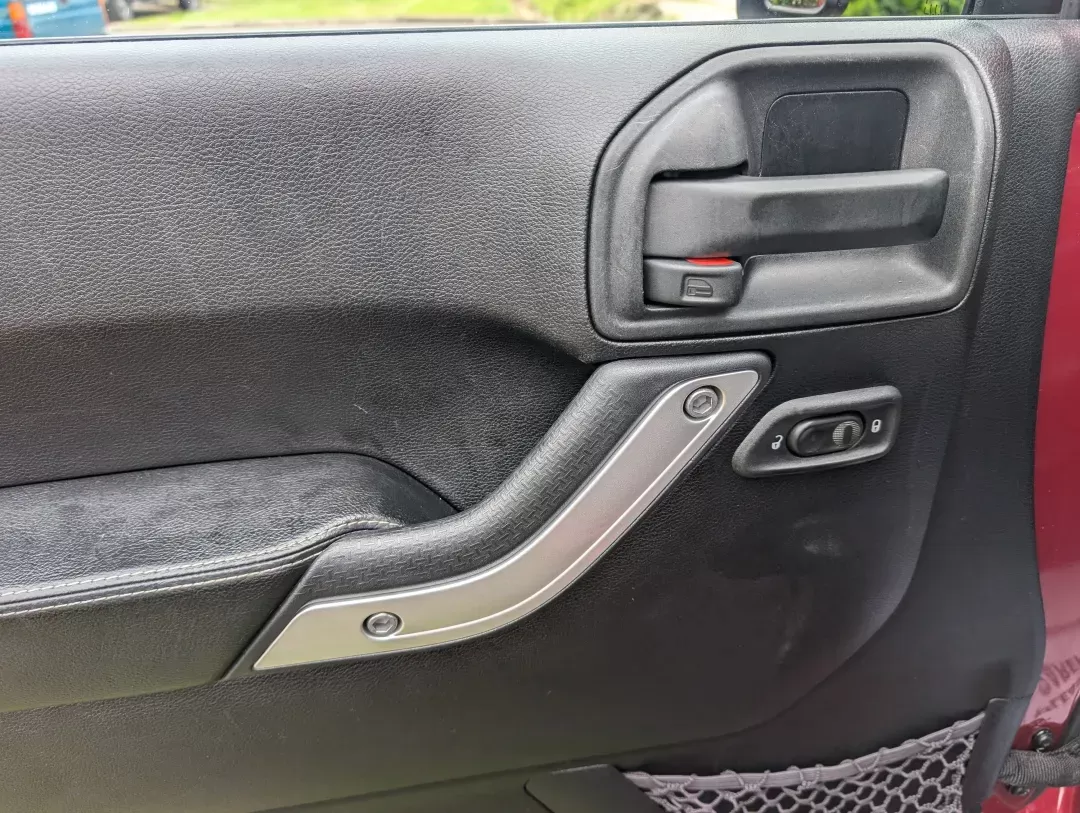 2013 /Black Interior Jeep Wrangler Unlimited Freedom Edition (1C4BJWDG6DL) with an Other engine, located at 7000 Northlake Connector, Columbus, GA, 31904, (706) 987-8085, 32.524975, -84.978134 - **Adventure Awaits: 2013 Jeep Wrangler Unlimited Freedom Edition Your Next Weekend Warrior!**<br /> <br /> Are you ready to elevate your adventures? Whether you're planning weekend getaways, tackling rugged terrains, or simply cruising around Phenix City, AL, the 2013 Jeep Wrangler Unlimited Freedo - Photo#8