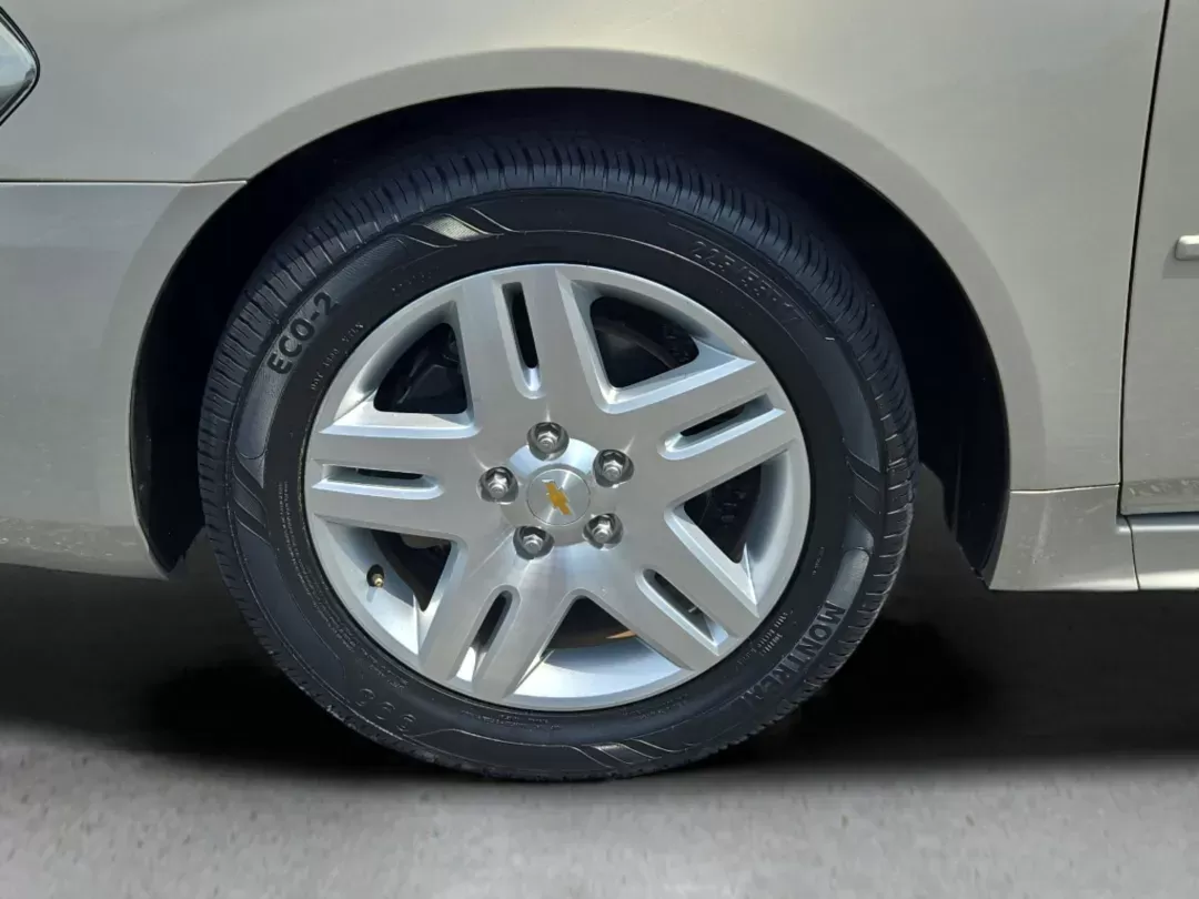 2010 /Neutral Chevrolet Impala LT (2G1WB5EN7A1) with an Other engine, located at 3959 U.S. 80 W, Phenix City, AL, 36870, (334) 297-4885, 32.469296, -85.135185 - **Discover the Perfect Blend of Comfort and Reliability with This 2010 Chevrolet Impala LT at Gils Auto - Phenix City!**<br /> <br /> Are you looking for a dependable sedan that can accommodate your family's needs without breaking the bank? Look no further! This 2010 Chevrolet Impala LT, available a - Photo#8