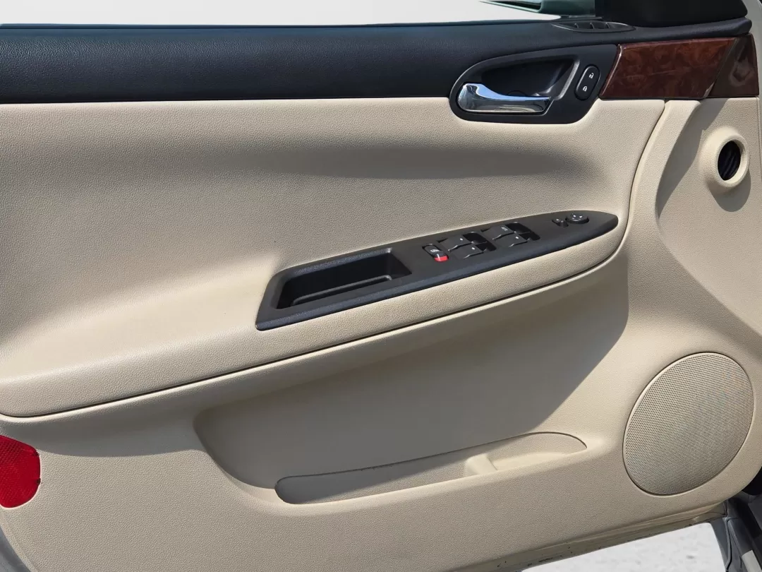 2010 /Neutral Chevrolet Impala LT (2G1WB5EN7A1) with an Other engine, located at 3959 U.S. 80 W, Phenix City, AL, 36870, (334) 297-4885, 32.469296, -85.135185 - 2010 Chevrolet Impala LT - Photo#10