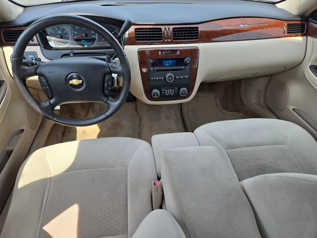2010 /Neutral Chevrolet Impala LT (2G1WB5EN7A1) with an Other engine, located at 3959 U.S. 80 W, Phenix City, AL, 36870, (334) 297-4885, 32.469296, -85.135185 - 2010 Chevrolet Impala LT - Photo#14