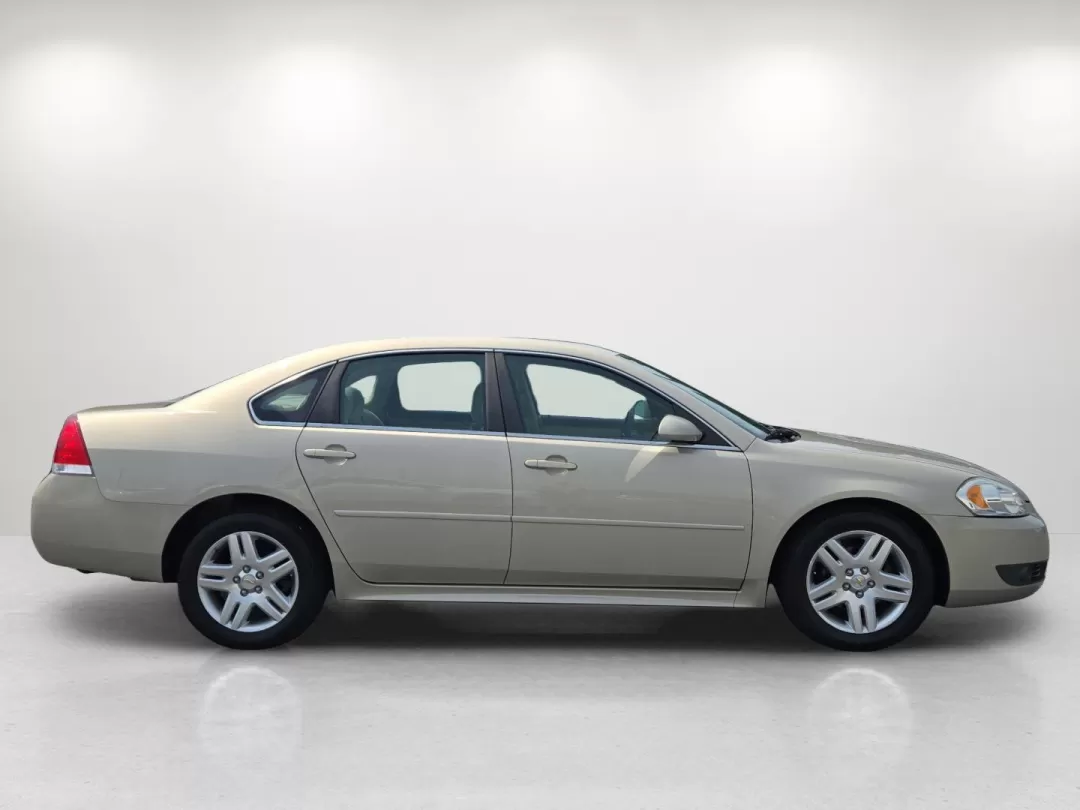 2010 /Neutral Chevrolet Impala LT (2G1WB5EN7A1) with an Other engine, located at 1430 Gateway Drive, Opelika, AL, 36801, (334) 239-0944, 32.637871, -85.409790 - 2010 Chevrolet Impala LT - Photo#3