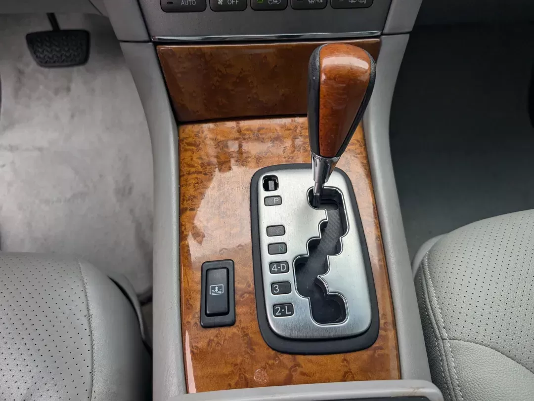 2006 Lexus ES 330 (JTHBA30GX65) with an Other engine, located at 3959 U.S. 80 W, Phenix City, AL, 36870, (334) 297-4885, 32.469296, -85.135185 - **Discover the Luxury of Reliable Driving with the 2006 Lexus ES 330 at Gils Auto!**<br /> <br /> Are you searching for a dependable sedan that combines luxury and practicality? Look no further! The 2006 Lexus ES 330 is the perfect choice for anyone who enjoys both a comfortable ride and the prestig - Photo#13