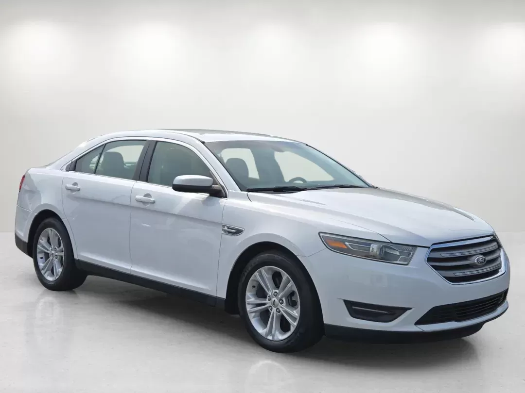 2015 Ford Taurus SEL (1FAHP2E87FG) with an Other engine, located at 3959 U.S. 80 W, Phenix City, AL, 36870, (334) 297-4885, 32.469296, -85.135185 - **Drive Your Dreams with the 2015 Ford Taurus SEL Perfect for Everyday Adventures!**<br /> <br /> Are you on the hunt for a reliable sedan that fits seamlessly into your busy lifestyle? Look no further than this impressive 2015 Ford Taurus SEL, available now at Gils Auto in Phenix City, AL! Whether - Photo#2