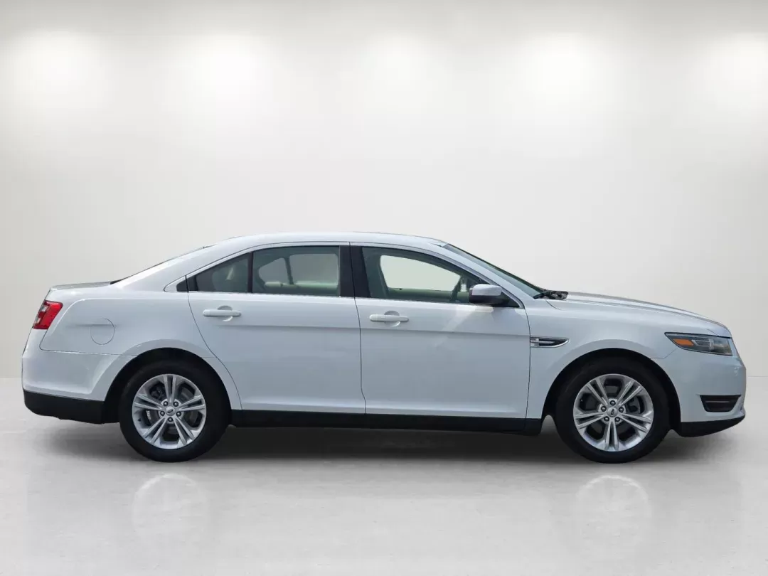 2015 Ford Taurus SEL (1FAHP2E87FG) with an Other engine, located at 3959 U.S. 80 W, Phenix City, AL, 36870, (334) 297-4885, 32.469296, -85.135185 - **Drive Your Dreams with the 2015 Ford Taurus SEL Perfect for Everyday Adventures!**<br /> <br /> Are you on the hunt for a reliable sedan that fits seamlessly into your busy lifestyle? Look no further than this impressive 2015 Ford Taurus SEL, available now at Gils Auto in Phenix City, AL! Whether - Photo#3