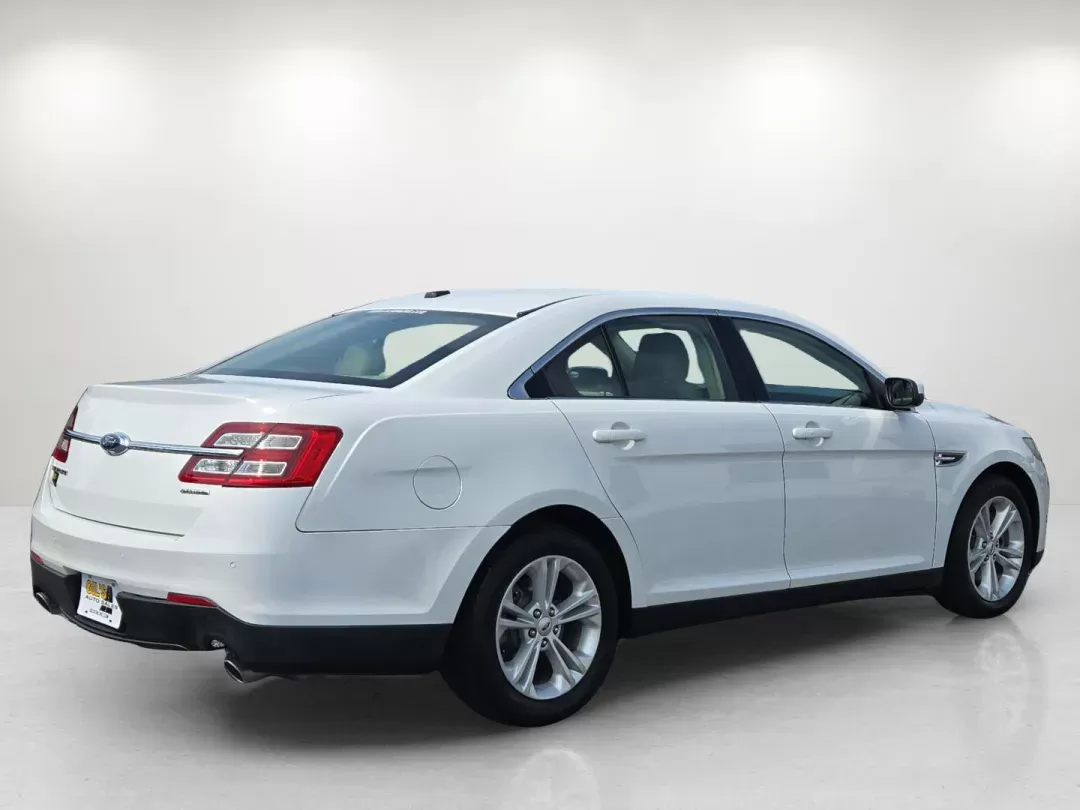 2015 Ford Taurus SEL (1FAHP2E87FG) with an Other engine, located at 3959 U.S. 80 W, Phenix City, AL, 36870, (334) 297-4885, 32.469296, -85.135185 - **Drive Your Dreams with the 2015 Ford Taurus SEL Perfect for Everyday Adventures!**<br /> <br /> Are you on the hunt for a reliable sedan that fits seamlessly into your busy lifestyle? Look no further than this impressive 2015 Ford Taurus SEL, available now at Gils Auto in Phenix City, AL! Whether - Photo#4