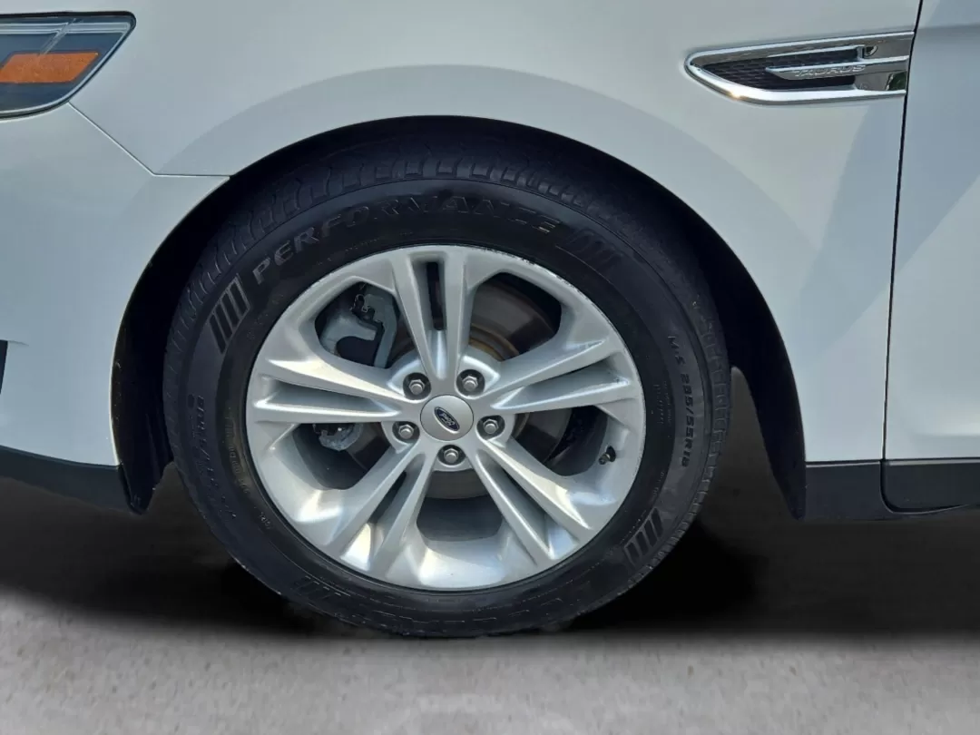 2015 Ford Taurus SEL (1FAHP2E87FG) with an Other engine, located at 7000 Northlake Connector, Columbus, GA, 31904, (706) 987-8085, 32.524975, -84.978134 - **Discover Your New Lifestyle with the 2015 Ford Taurus SEL at Gils Auto!**<br /> <br /> Are you on the hunt for a reliable vehicle that effortlessly blends style, comfort, and practicality? Look no further than the 2015 Ford Taurus SEL, available right here at Gils Auto in Phenix City, AL. Perfect - Photo#8