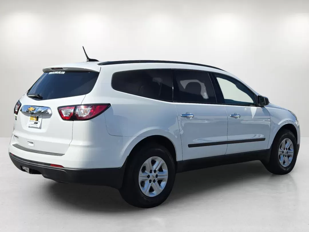 2017 /Dark Titanium/Light Titanium Chevrolet Traverse LS (1GNKRFKD3HJ) with an Other engine, located at 3959 U.S. 80 W, Phenix City, AL, 36870, (334) 297-4885, 32.469296, -85.135185 - **Explore the Open Road with the 2017 Chevrolet Traverse LS Perfect for Your Family Adventures!**<br /> <br /> Are you searching for a spacious, reliable, and comfortable SUV that can accommodate your growing family or serve as the ideal companion for weekend getaways? Look no further! At Gils Auto - Photo#4