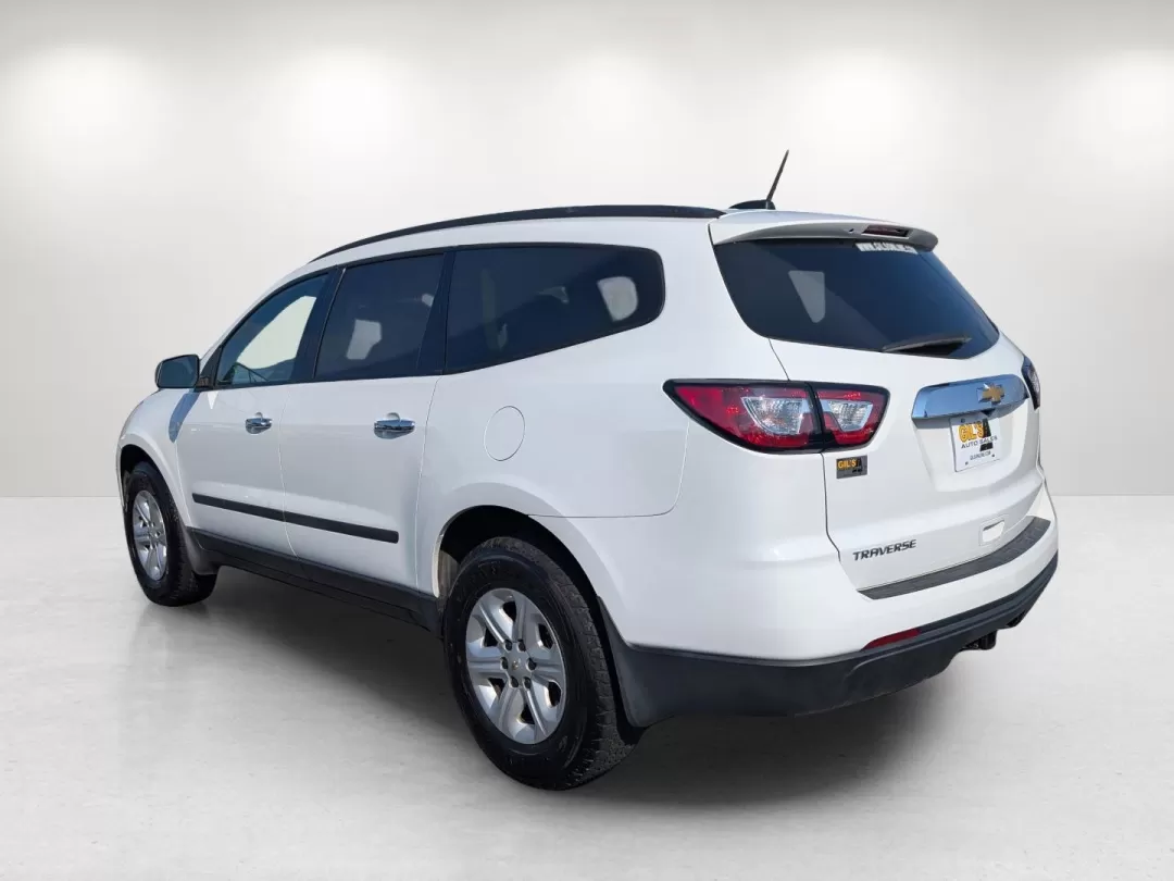 2017 /Dark Titanium/Light Titanium Chevrolet Traverse LS (1GNKRFKD3HJ) with an Other engine, located at 3959 U.S. 80 W, Phenix City, AL, 36870, (334) 297-4885, 32.469296, -85.135185 - 2017 Chevrolet Traverse LS - Photo#7