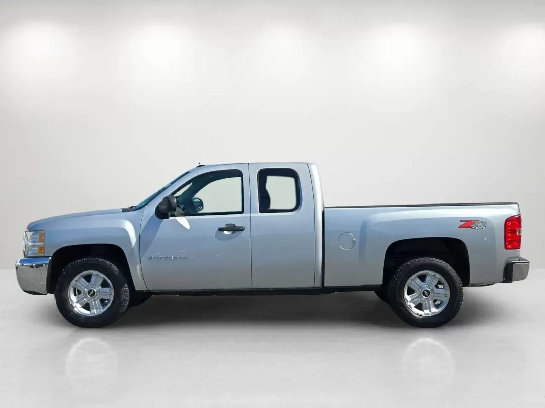 2013 /Light Titanium/Dark Titanium Chevrolet Silverado 1500 LT (1GCRKSE75DZ) with an Other engine, located at 3959 U.S. 80 W, Phenix City, AL, 36870, (334) 297-4885, 32.469296, -85.135185 - **Discover Your Adventure with the 2013 Chevrolet Silverado 1500 LT at Gils Auto in Phenix City, AL!**<br /> <br /> Are you ready to tackle weekend adventures, daily commutes, or family road trips? The 2013 Chevrolet Silverado 1500 LT, available at Gils Auto, is the versatile pickup truck that meets - Photo#7