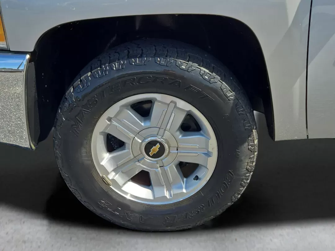 2013 /Light Titanium/Dark Titanium Chevrolet Silverado 1500 LT (1GCRKSE75DZ) with an Other engine, located at 3959 U.S. 80 W, Phenix City, AL, 36870, (334) 297-4885, 32.469296, -85.135185 - **Discover Your Adventure with the 2013 Chevrolet Silverado 1500 LT at Gils Auto in Phenix City, AL!**<br /> <br /> Are you ready to tackle weekend adventures, daily commutes, or family road trips? The 2013 Chevrolet Silverado 1500 LT, available at Gils Auto, is the versatile pickup truck that meets - Photo#8
