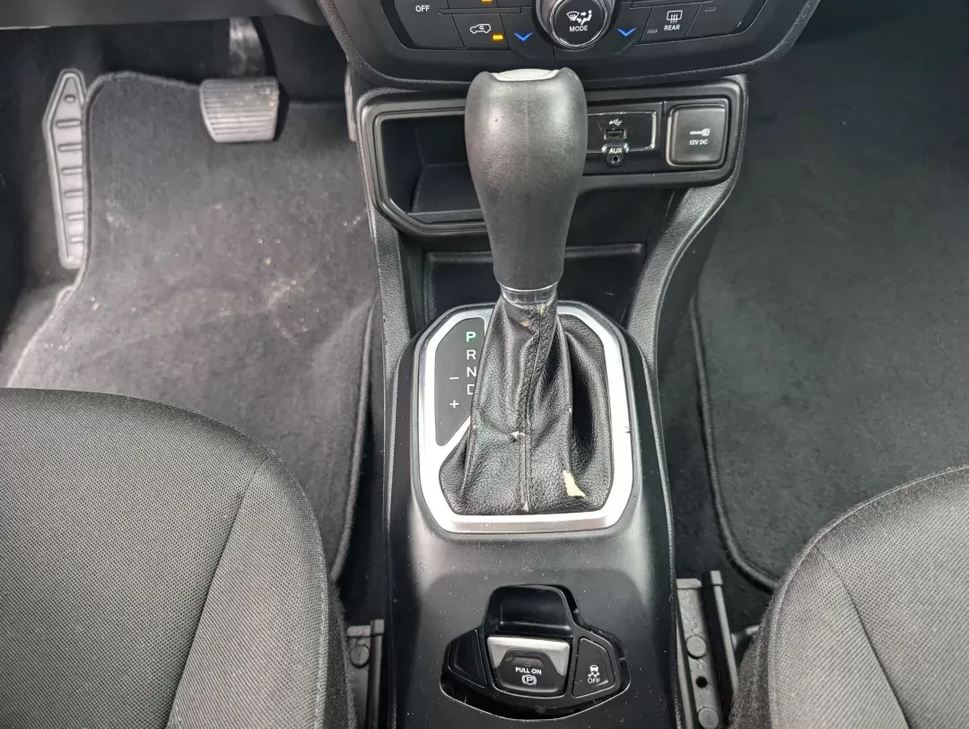 2018 /Black Jeep Renegade Latitude (ZACCJABB6JP) with an Other engine, located at 3959 U.S. 80 W, Phenix City, AL, 36870, (334) 297-4885, 32.469296, -85.135185 - **Unleash Your Adventurous Spirit with This 2018 Jeep Renegade Latitude!**<br /> <br /> Are you ready to embrace your inner explorer? This 2018 Jeep Renegade Latitude is your perfect companion for weekend getaways and daily commutes alike. Equipped to handle both city streets and rugged trails, this - Photo#13