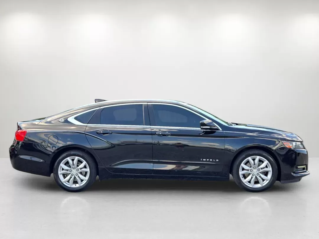 2018 /Jet Black Chevrolet Impala LT (1G1105S38JU) with an Other engine, located at 3959 U.S. 80 W, Phenix City, AL, 36870, (334) 297-4885, 32.469296, -85.135185 - **Experience the Road in Style with the 2018 Chevrolet Impala LT! Perfect for Commuters and Families Alike!**<br /> <br /> Are you looking for a stylish and reliable sedan that can handle daily commutes, weekend getaways, and family errands effortlessly? Look no further than this 2018 Chevrolet Impa - Photo#3