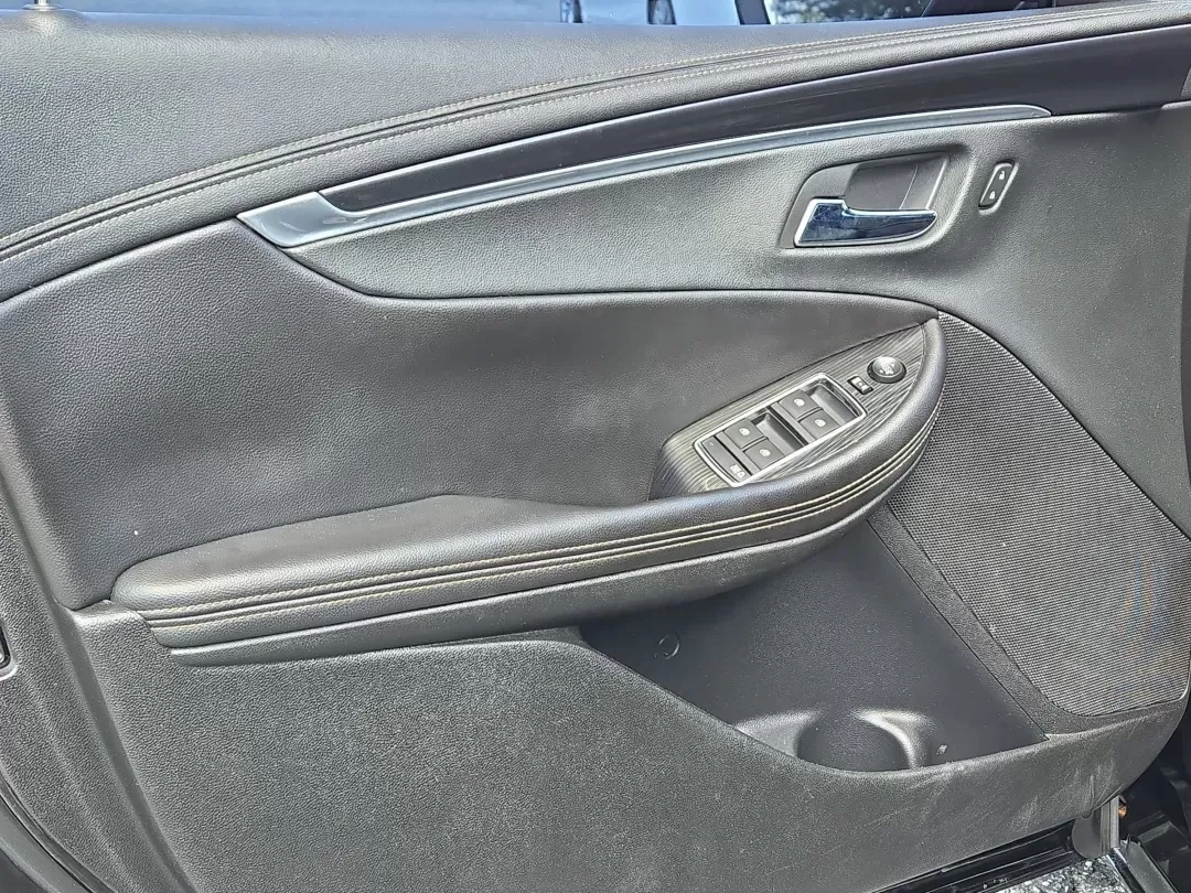 2018 /Jet Black Chevrolet Impala LT (1G1105S38JU) with an Other engine, located at 3959 U.S. 80 W, Phenix City, AL, 36870, (334) 297-4885, 32.469296, -85.135185 - **Experience the Road in Style with the 2018 Chevrolet Impala LT! Perfect for Commuters and Families Alike!**<br /> <br /> Are you looking for a stylish and reliable sedan that can handle daily commutes, weekend getaways, and family errands effortlessly? Look no further than this 2018 Chevrolet Impa - Photo#9