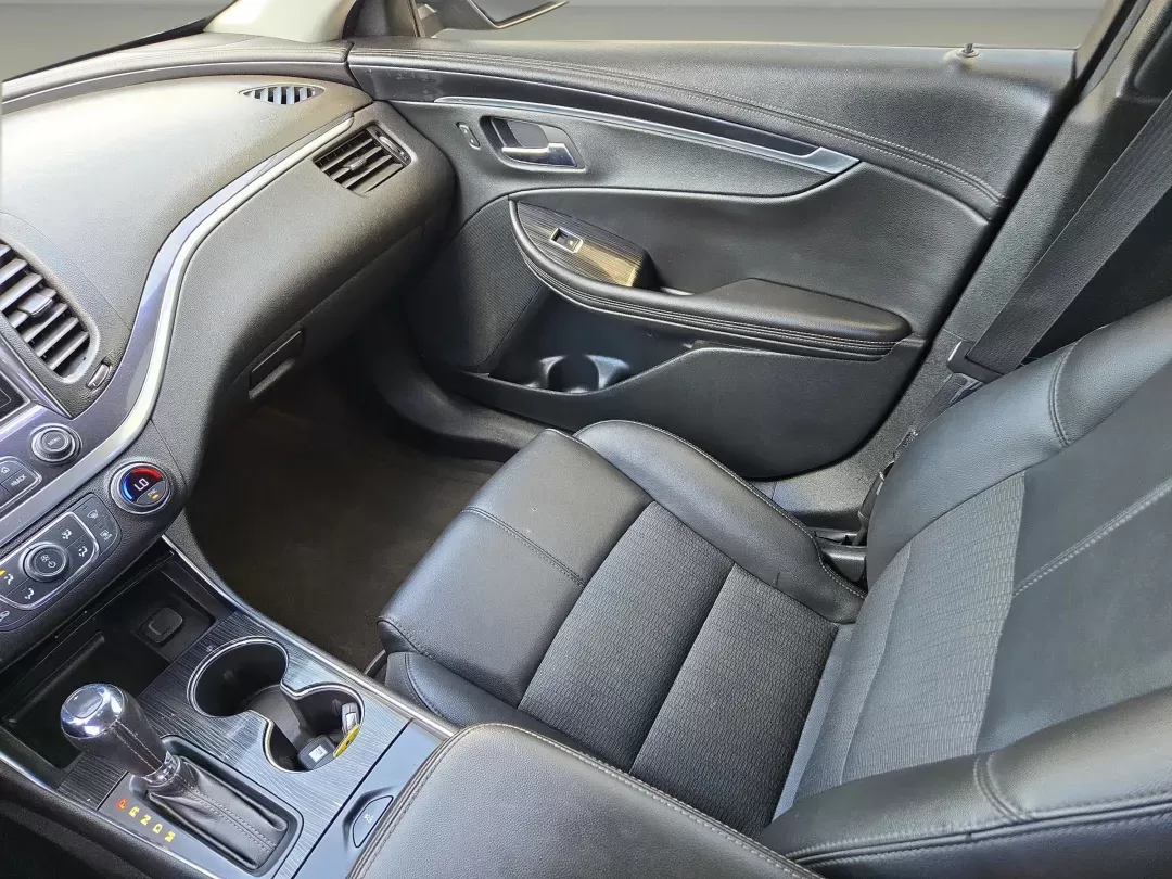 2018 /Jet Black Chevrolet Impala LT (1G1105S38JU) with an Other engine, located at 3959 U.S. 80 W, Phenix City, AL, 36870, (334) 297-4885, 32.469296, -85.135185 - **Experience the Road in Style with the 2018 Chevrolet Impala LT! Perfect for Commuters and Families Alike!**<br /> <br /> Are you looking for a stylish and reliable sedan that can handle daily commutes, weekend getaways, and family errands effortlessly? Look no further than this 2018 Chevrolet Impa - Photo#14