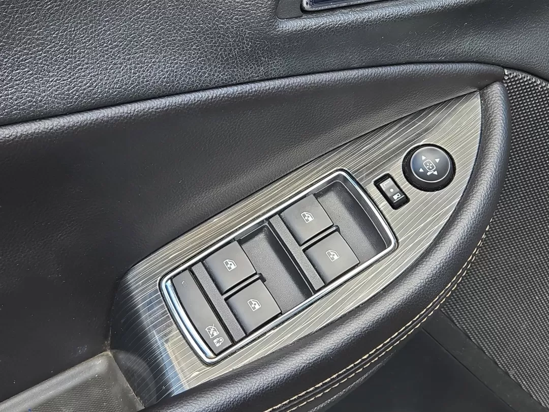 2018 /Jet Black Chevrolet Impala LT (1G1105S38JU) with an Other engine, located at 5115 14th Ave., Columbus, GA, 31904, (706) 323-0345, 32.511494, -84.971046 - Elevate your daily commute or weekend getaways with the stylish and versatile 2018 Chevrolet Impala LT, available now at Gils Auto in Phenix City, AL. This sedan is perfect for budget-conscious buyers seeking a blend of comfort, technology, and performance. With ample space and advanced features, it - Photo#10