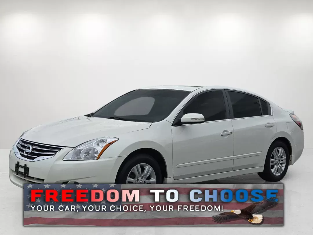2012 /Blonde Nissan Altima 2.5 SL (1N4AL2AP9CN) with an Other engine, located at 3959 U.S. 80 W, Phenix City, AL, 36870, (334) 297-4885, 32.469296, -85.135185 - **Discover Your Next Adventure with the 2012 Nissan Altima 2.5 SL at Gils Auto!**<br /> <br /> Are you looking for a reliable sedan that combines style, comfort, and cutting-edge technology? Whether you're commuting to work, taking the kids to school, or heading out for weekend getaways, the 2012 Ni - Photo#0