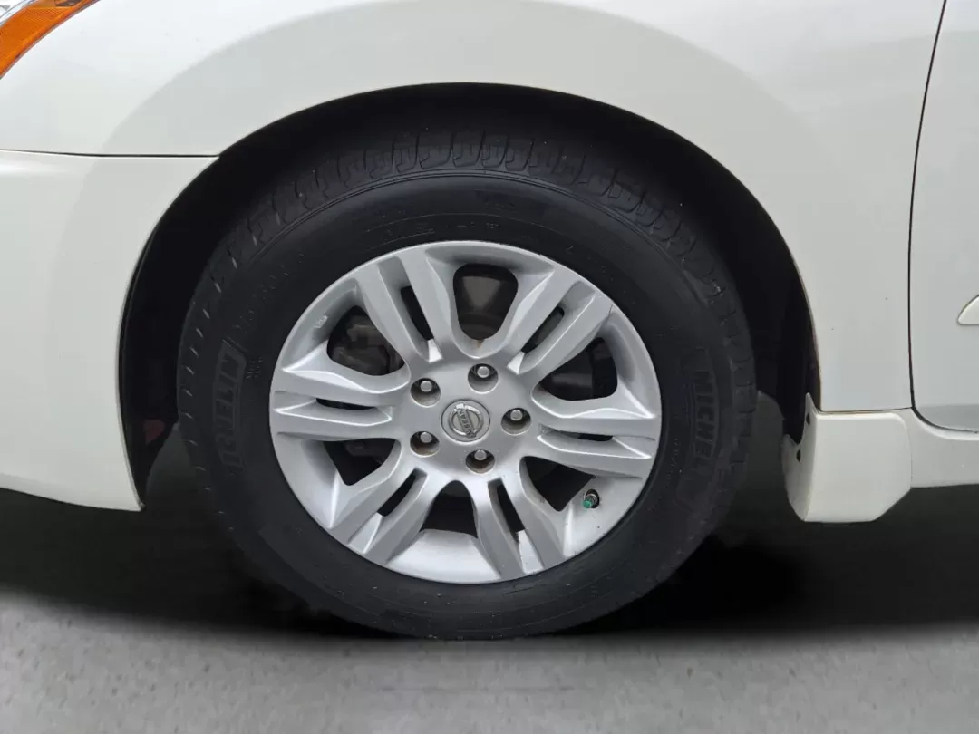 2012 /Blonde Nissan Altima 2.5 SL (1N4AL2AP9CN) with an Other engine, located at 3959 U.S. 80 W, Phenix City, AL, 36870, (334) 297-4885, 32.469296, -85.135185 - **Discover Your Next Adventure with the 2012 Nissan Altima 2.5 SL at Gils Auto!**<br /> <br /> Are you looking for a reliable sedan that combines style, comfort, and cutting-edge technology? Whether you're commuting to work, taking the kids to school, or heading out for weekend getaways, the 2012 Ni - Photo#8