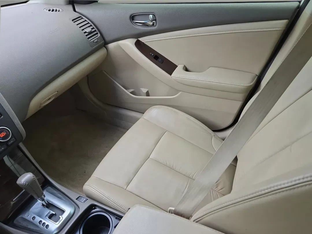 2012 /Blonde Nissan Altima 2.5 SL (1N4AL2AP9CN) with an Other engine, located at 3959 U.S. 80 W, Phenix City, AL, 36870, (334) 297-4885, 32.469296, -85.135185 - **Discover Your Next Adventure with the 2012 Nissan Altima 2.5 SL at Gils Auto!**<br /> <br /> Are you looking for a reliable sedan that combines style, comfort, and cutting-edge technology? Whether you're commuting to work, taking the kids to school, or heading out for weekend getaways, the 2012 Ni - Photo#14