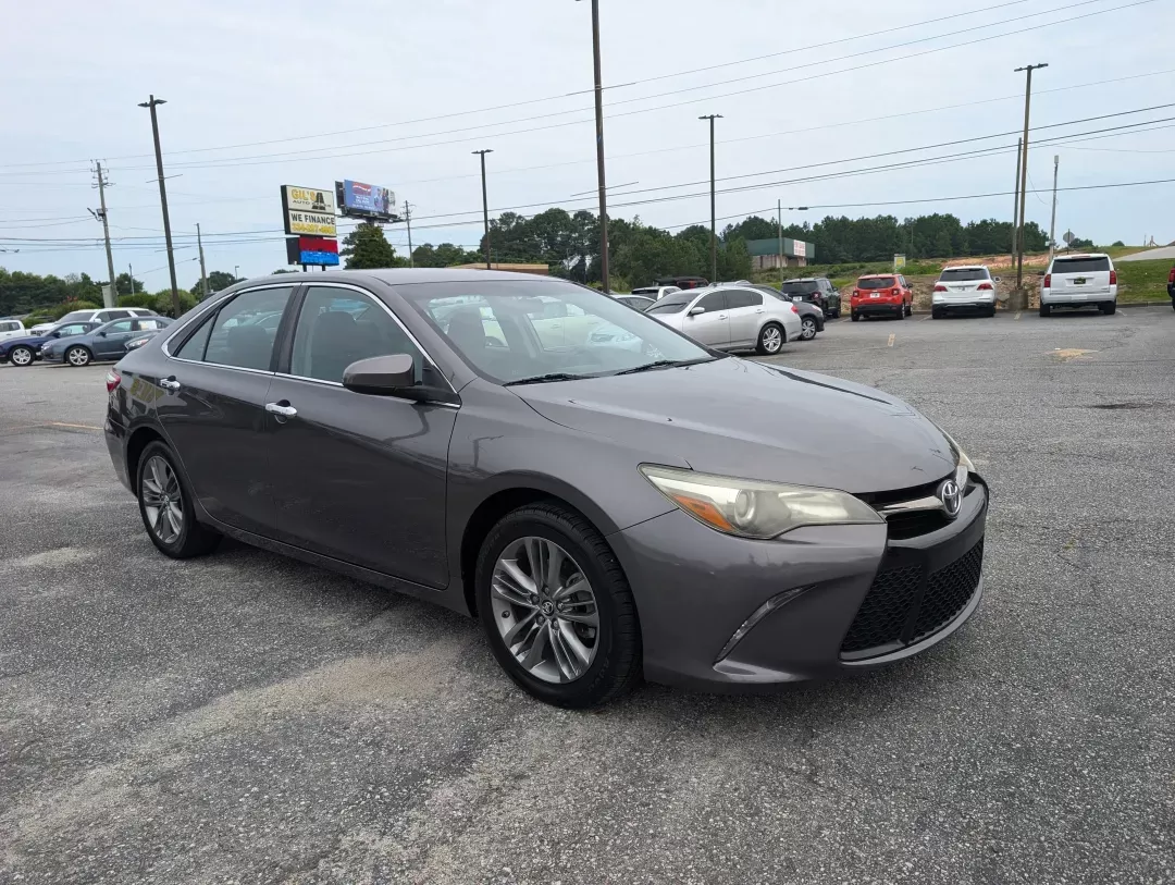 2016 Toyota Camry SE (4T1BF1FK4GU) with an Other engine, located at 804 22nd Ave, Phenix City, AL, 36870, (334) 297-1860, 32.484749, -85.024475 - **Elevate Your Daily Commute with This 2016 Toyota Camry SE from Gils Auto in Phenix City, AL!**<br /> <br /> Are you tired of your old, unreliable vehicle? Imagine driving a reliable sedan that not only enhances your daily commute but also offers the flexibility for weekend adventures. Whether you' - Photo#2