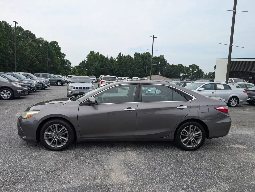 2016 Toyota Camry SE (4T1BF1FK4GU) with an Other engine, located at 804 22nd Ave, Phenix City, AL, 36870, (334) 297-1860, 32.484749, -85.024475 - **Elevate Your Daily Commute with This 2016 Toyota Camry SE from Gils Auto in Phenix City, AL!**<br /> <br /> Are you tired of your old, unreliable vehicle? Imagine driving a reliable sedan that not only enhances your daily commute but also offers the flexibility for weekend adventures. Whether you' - Photo#7