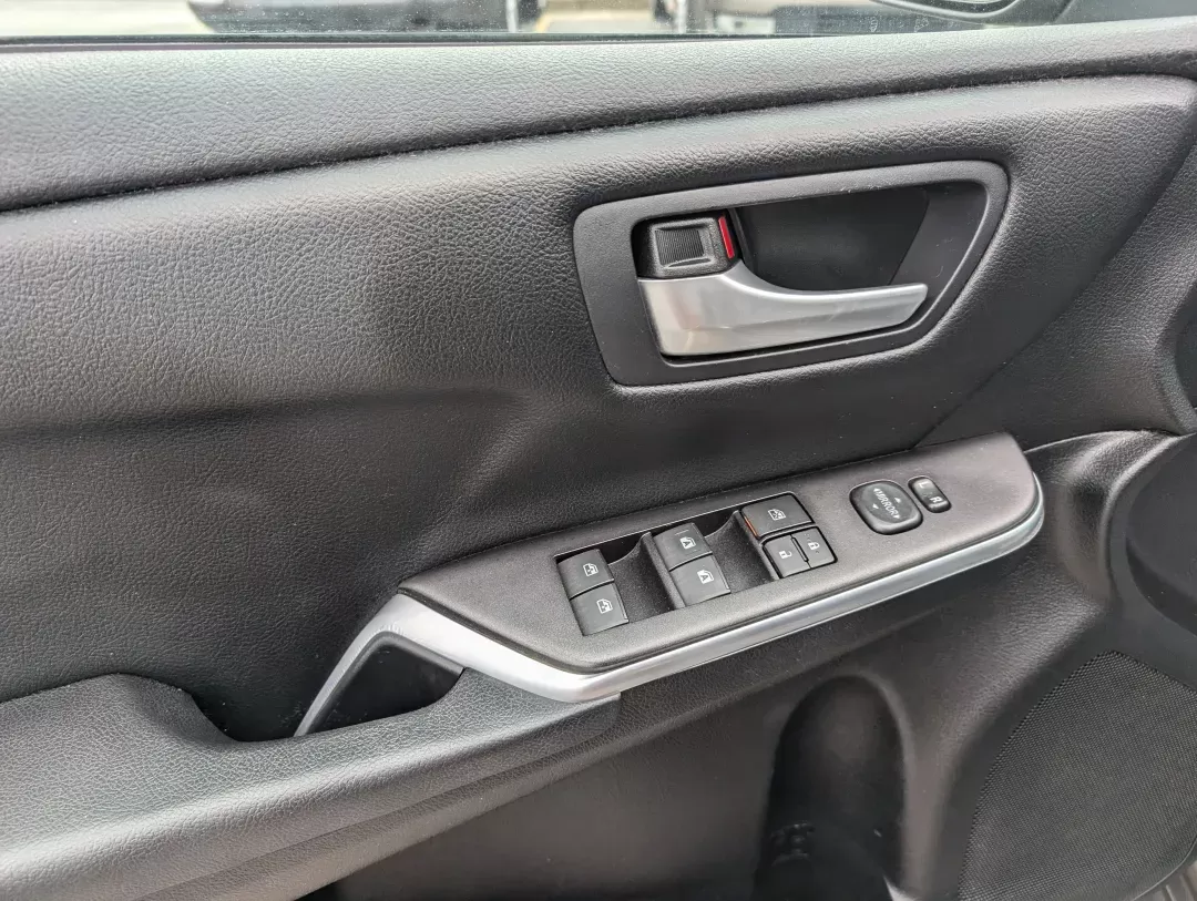 2016 Toyota Camry SE (4T1BF1FK4GU) with an Other engine, located at 804 22nd Ave, Phenix City, AL, 36870, (334) 297-1860, 32.484749, -85.024475 - **Elevate Your Daily Commute with This 2016 Toyota Camry SE from Gils Auto in Phenix City, AL!**<br /> <br /> Are you tired of your old, unreliable vehicle? Imagine driving a reliable sedan that not only enhances your daily commute but also offers the flexibility for weekend adventures. Whether you' - Photo#8