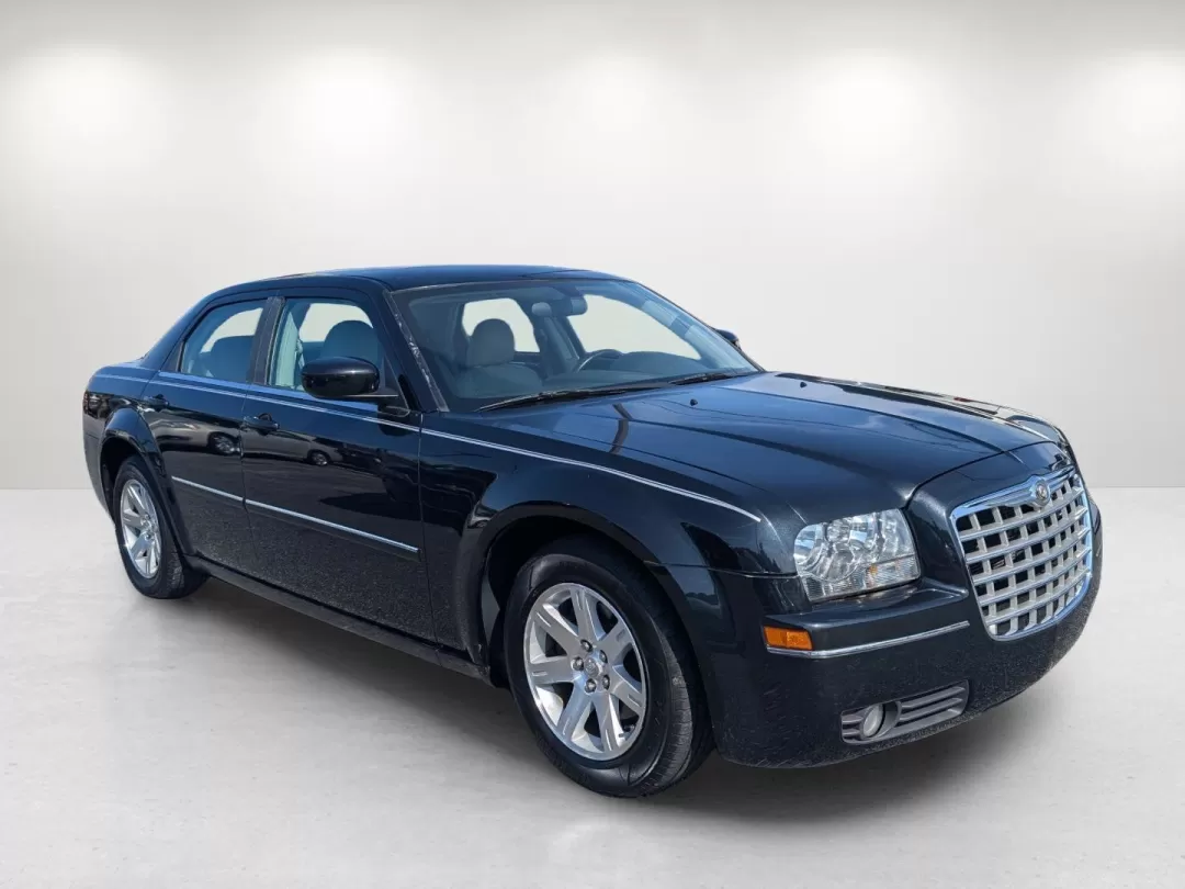 2007 Chrysler 300 (2C3KA53G87H) with an Other engine, located at 3959 U.S. 80 W, Phenix City, AL, 36870, (334) 297-4885, 32.469296, -85.135185 - Experience luxury and comfort with a 2007 Chrysler 300, the ideal sedan for those seeking both style and functionality in their daily commute or weekend adventures. Whether you're navigating the bustling streets of Phenix City or heading out for a smooth drive along U.S. 80 toward nearby attractions - Photo#3