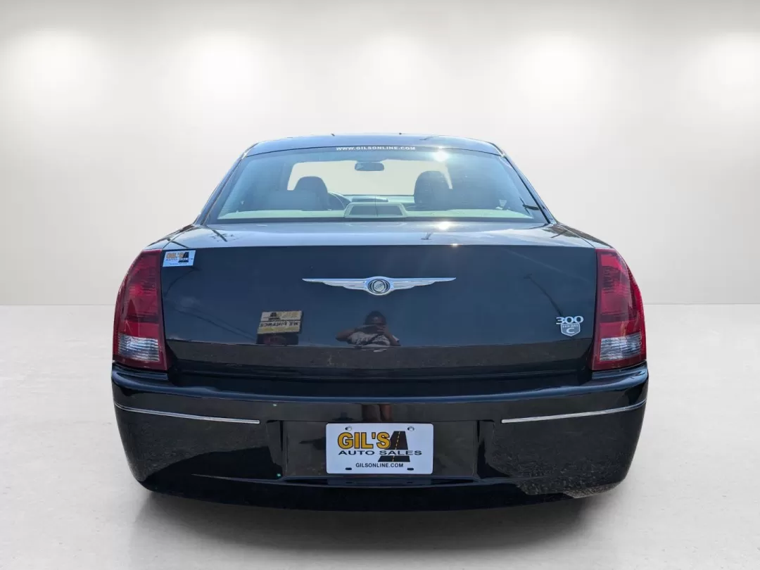 2007 Chrysler 300 (2C3KA53G87H) with an Other engine, located at 3959 U.S. 80 W, Phenix City, AL, 36870, (334) 297-4885, 32.469296, -85.135185 - Experience luxury and comfort with a 2007 Chrysler 300, the ideal sedan for those seeking both style and functionality in their daily commute or weekend adventures. Whether you're navigating the bustling streets of Phenix City or heading out for a smooth drive along U.S. 80 toward nearby attractions - Photo#6