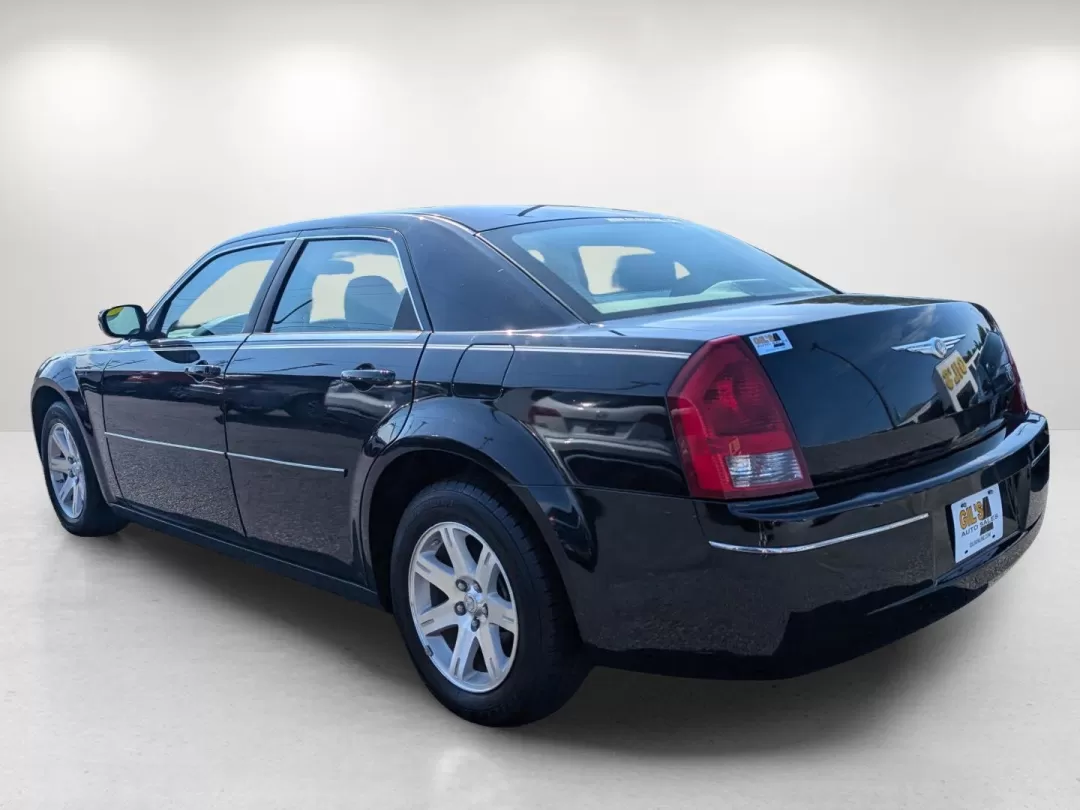 2007 Chrysler 300 (2C3KA53G87H) with an Other engine, located at 3959 U.S. 80 W, Phenix City, AL, 36870, (334) 297-4885, 32.469296, -85.135185 - Experience luxury and comfort with a 2007 Chrysler 300, the ideal sedan for those seeking both style and functionality in their daily commute or weekend adventures. Whether you're navigating the bustling streets of Phenix City or heading out for a smooth drive along U.S. 80 toward nearby attractions - Photo#7