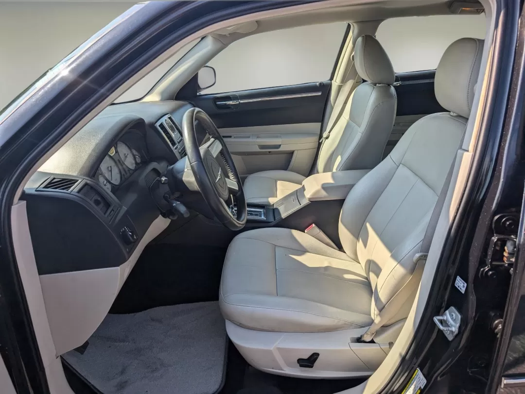 2007 Chrysler 300 (2C3KA53G87H) with an Other engine, located at 3959 U.S. 80 W, Phenix City, AL, 36870, (334) 297-4885, 32.469296, -85.135185 - Experience luxury and comfort with a 2007 Chrysler 300, the ideal sedan for those seeking both style and functionality in their daily commute or weekend adventures. Whether you're navigating the bustling streets of Phenix City or heading out for a smooth drive along U.S. 80 toward nearby attractions - Photo#10