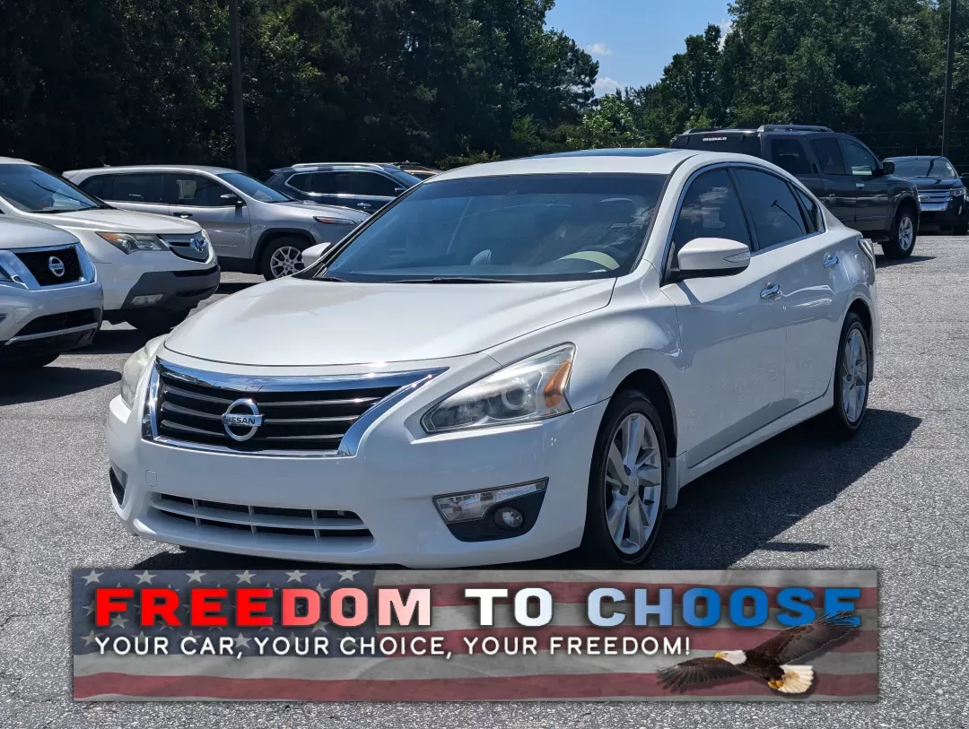 2015 Pearl White /Beige Nissan Altima 2.5 SL (1N4AL3AP3FN) with an Other engine, located at 3959 U.S. 80 W, Phenix City, AL, 36870, (334) 297-4885, 32.469296, -85.135185 - **Experience Comfort and Style with the 2015 Nissan Altima 2.5 SL - Perfect for Your Daily Adventures!**<br /> <br /> Are you searching for a reliable sedan that combines comfort, style, and advanced technology? The 2015 Nissan Altima 2.5 SL is your ideal companion for daily commuting, family errand - Photo#0