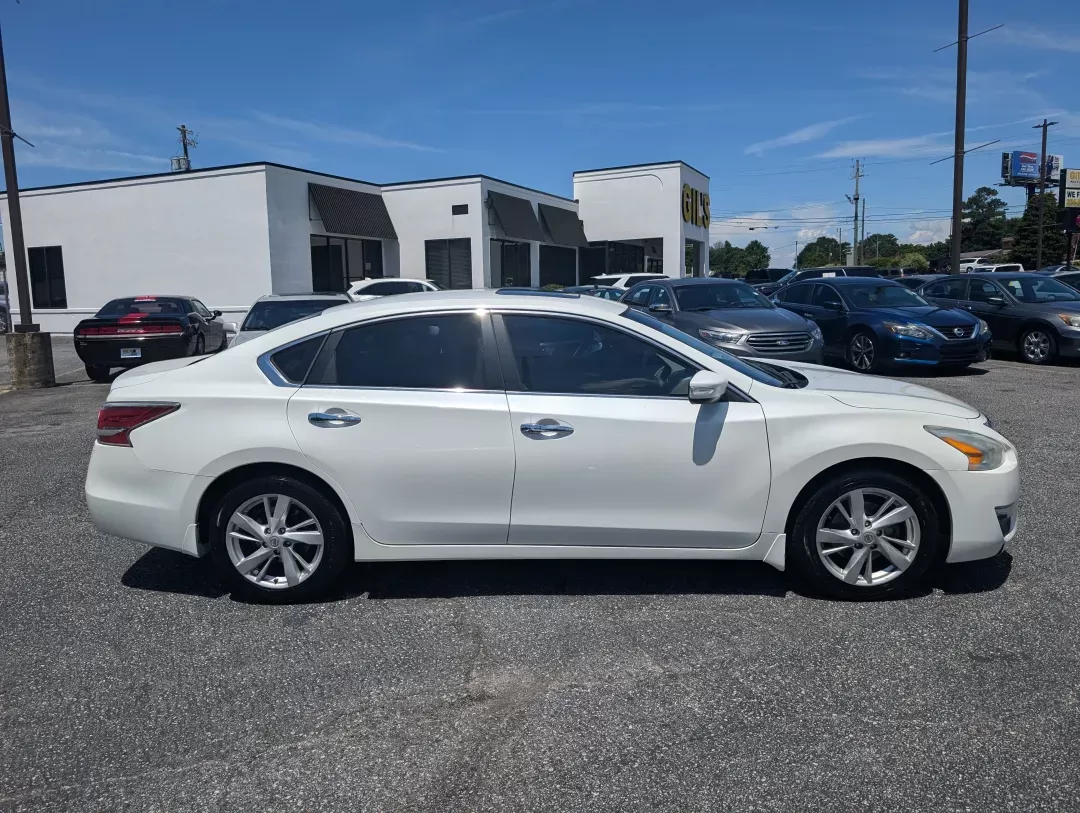 2015 Pearl White /Beige Nissan Altima 2.5 SL (1N4AL3AP3FN) with an Other engine, located at 3959 U.S. 80 W, Phenix City, AL, 36870, (334) 297-4885, 32.469296, -85.135185 - **Experience Comfort and Style with the 2015 Nissan Altima 2.5 SL - Perfect for Your Daily Adventures!**<br /> <br /> Are you searching for a reliable sedan that combines comfort, style, and advanced technology? The 2015 Nissan Altima 2.5 SL is your ideal companion for daily commuting, family errand - Photo#3