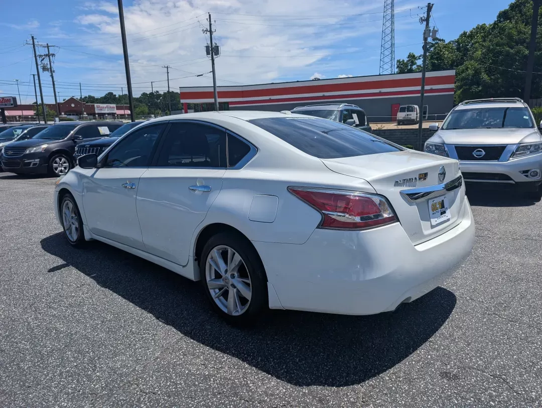 2015 Pearl White /Beige Nissan Altima 2.5 SL (1N4AL3AP3FN) with an Other engine, located at 3959 U.S. 80 W, Phenix City, AL, 36870, (334) 297-4885, 32.469296, -85.135185 - **Experience Comfort and Style with the 2015 Nissan Altima 2.5 SL - Perfect for Your Daily Adventures!**<br /> <br /> Are you searching for a reliable sedan that combines comfort, style, and advanced technology? The 2015 Nissan Altima 2.5 SL is your ideal companion for daily commuting, family errand - Photo#6