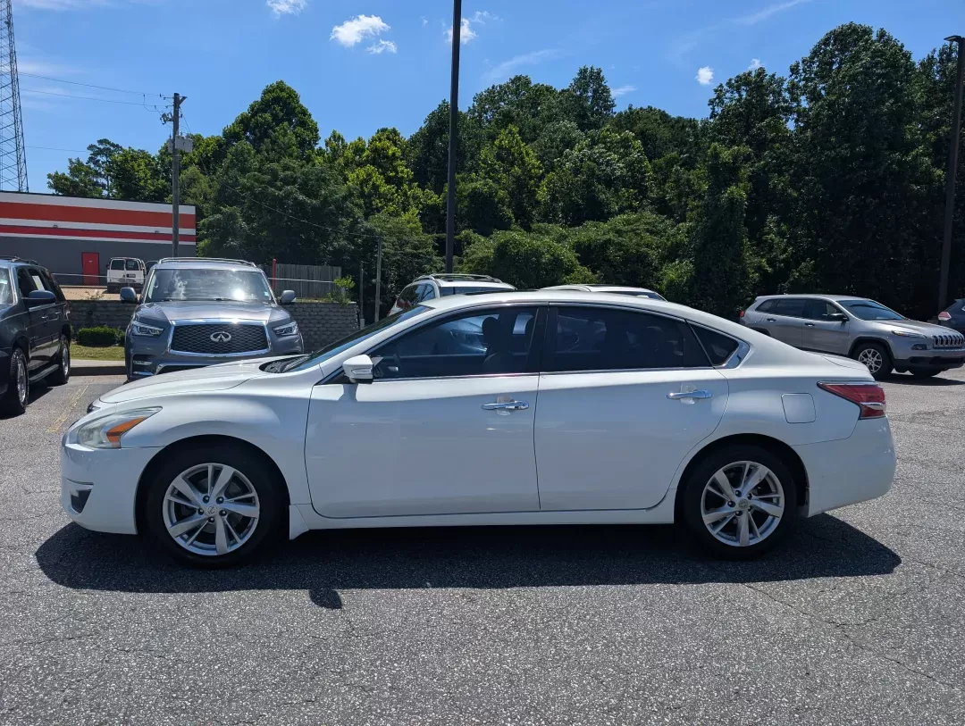 2015 Pearl White /Beige Nissan Altima 2.5 SL (1N4AL3AP3FN) with an Other engine, located at 3959 U.S. 80 W, Phenix City, AL, 36870, (334) 297-4885, 32.469296, -85.135185 - **Experience Comfort and Style with the 2015 Nissan Altima 2.5 SL - Perfect for Your Daily Adventures!**<br /> <br /> Are you searching for a reliable sedan that combines comfort, style, and advanced technology? The 2015 Nissan Altima 2.5 SL is your ideal companion for daily commuting, family errand - Photo#7