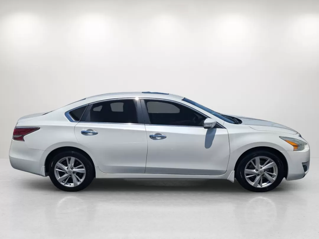 2015 Pearl White /Beige Nissan Altima 2.5 SL (1N4AL3AP3FN) with an Other engine, located at 5115 14th Ave., Columbus, GA, 31904, (706) 323-0345, 32.511494, -84.971046 - Discover the ultimate blend of comfort and style with the 2015 Nissan Altima 2.5 SL, available now at Gils Auto in Columbus, GA. If you're searching for a dependable sedan that can handle your daily commute, family outings, or weekend adventures, this Altima is designed to meet your needs seamlessly - Photo#4