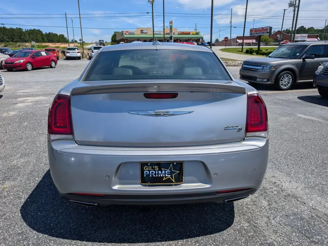 2018 /Black Chrysler 300 300S (2C3CCABG5JH) with an Other engine, located at 3959 U.S. 80 W, Phenix City, AL, 36870, (334) 297-4885, 32.469296, -85.135185 - **Discover a New Level of Luxury and Comfort with the 2018 Chrysler 300S in Phenix City!**<br /> <br /> Are you searching for a vehicle that seamlessly combines style, comfort, and performance for your daily commute or weekend adventures? Look no further! At Gils Auto, located at 3959 U.S. 80 W, Phe - Photo#5
