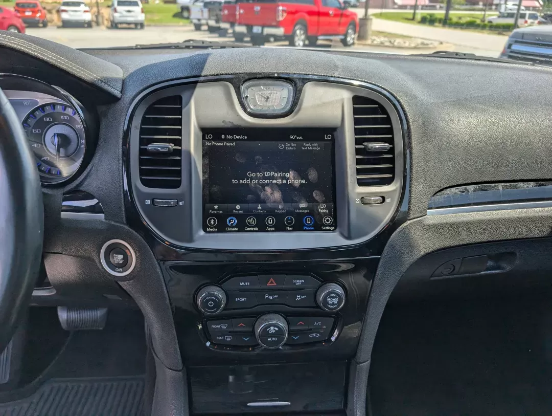 2018 /Black Chrysler 300 300S (2C3CCABG5JH) with an Other engine, located at 3959 U.S. 80 W, Phenix City, AL, 36870, (334) 297-4885, 32.469296, -85.135185 - **Discover a New Level of Luxury and Comfort with the 2018 Chrysler 300S in Phenix City!**<br /> <br /> Are you searching for a vehicle that seamlessly combines style, comfort, and performance for your daily commute or weekend adventures? Look no further! At Gils Auto, located at 3959 U.S. 80 W, Phe - Photo#13