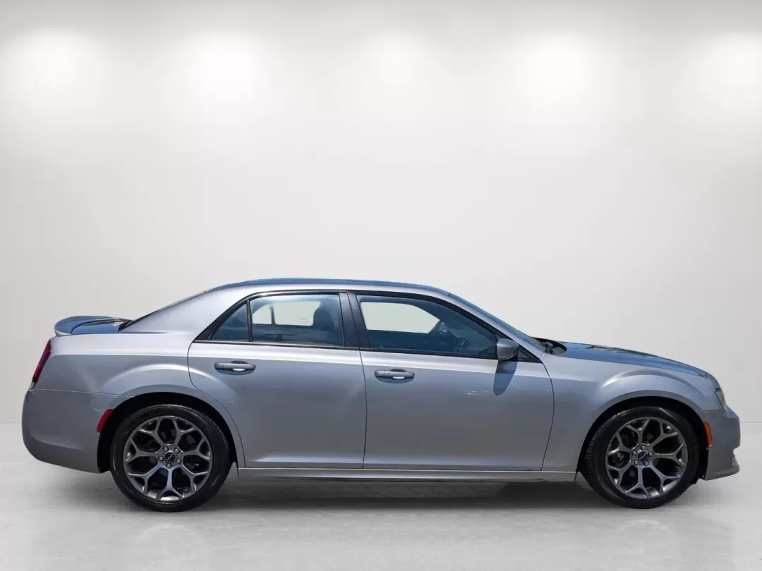 2018 /Black Chrysler 300 300S (2C3CCABG5JH) with an Other engine, located at 7000 Northlake Connector, Columbus, GA, 31904, (706) 987-8085, 32.524975, -84.978134 - Experience life on the open road like never before with Gils Auto's latest offering: a stunning 2018 Chrysler 300S, perfectly designed for those who crave comfort and style on their daily commutes or weekend getaways. Whether you're a busy professional navigating the streets of Phenix City or a fami - Photo#4