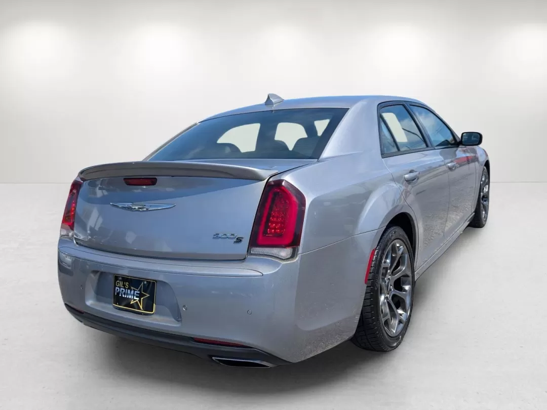 2018 /Black Chrysler 300 300S (2C3CCABG5JH) with an Other engine, located at 7000 Northlake Connector, Columbus, GA, 31904, (706) 987-8085, 32.524975, -84.978134 - Experience life on the open road like never before with Gils Auto's latest offering: a stunning 2018 Chrysler 300S, perfectly designed for those who crave comfort and style on their daily commutes or weekend getaways. Whether you're a busy professional navigating the streets of Phenix City or a fami - Photo#5