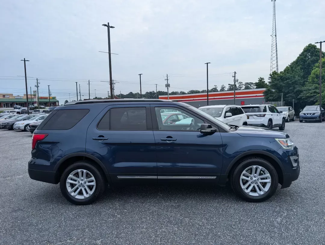 2017 Ford Explorer XLT (1FM5K7DH8HG) with an Other engine, located at 7000 Northlake Connector, Columbus, GA, 31904, (706) 987-8085, 32.524975, -84.978134 - **Adventure Awaits with the 2017 Ford Explorer XLT at Gils Auto - Phenix City**<br /> <br /> Are you ready to elevate your family outings, weekend getaways, or daily commutes? The 2017 Ford Explorer XLT, available now at Gils Auto, is an outstanding choice for those seeking a versatile, spacious, an - Photo#3