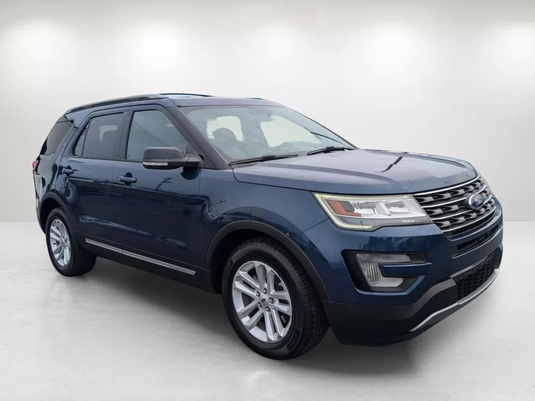 2017 Ford Explorer XLT (1FM5K7DH8HG) with an Other engine, located at 3959 U.S. 80 W, Phenix City, AL, 36870, (334) 297-4885, 32.469296, -85.135185 - **Adventure Awaits with the 2017 Ford Explorer XLT at Gils Auto - Phenix City**<br /> <br /> Are you ready to elevate your family outings, weekend getaways, or daily commutes? The 2017 Ford Explorer XLT, available now at Gils Auto, is an outstanding choice for those seeking a versatile, spacious, an - Photo#3