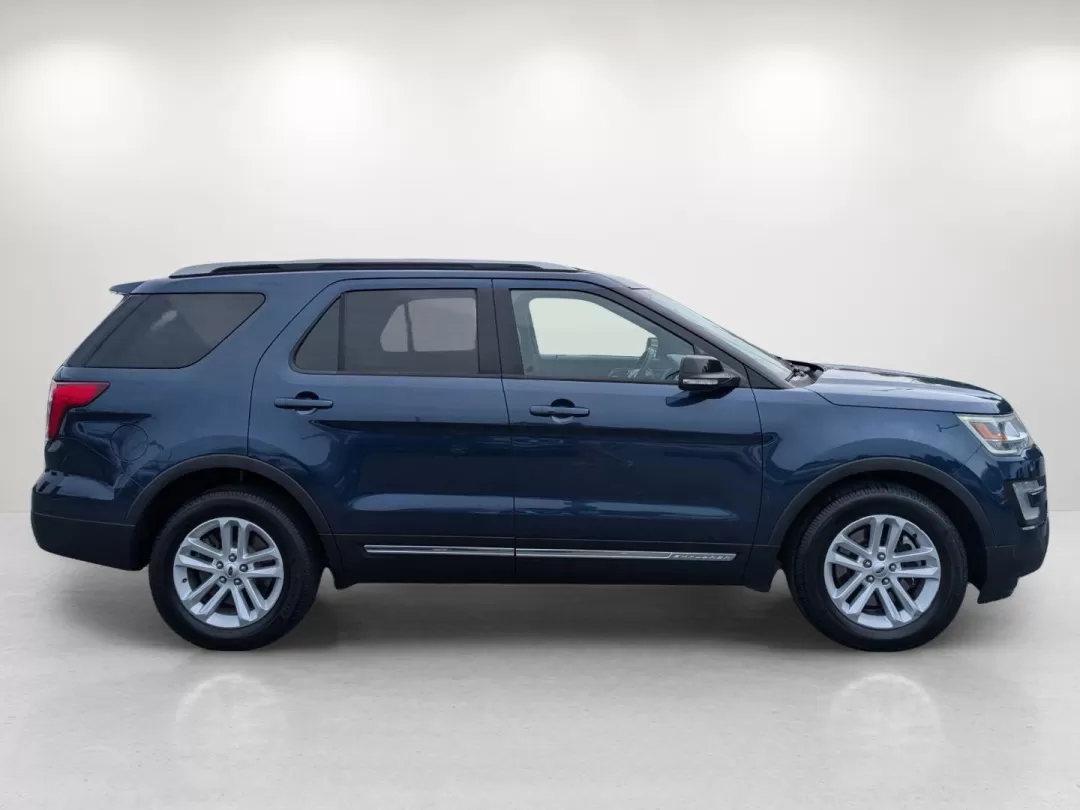 2017 Ford Explorer XLT (1FM5K7DH8HG) with an Other engine, located at 3959 U.S. 80 W, Phenix City, AL, 36870, (334) 297-4885, 32.469296, -85.135185 - **Adventure Awaits with the 2017 Ford Explorer XLT at Gils Auto - Phenix City**<br /> <br /> Are you ready to elevate your family outings, weekend getaways, or daily commutes? The 2017 Ford Explorer XLT, available now at Gils Auto, is an outstanding choice for those seeking a versatile, spacious, an - Photo#4