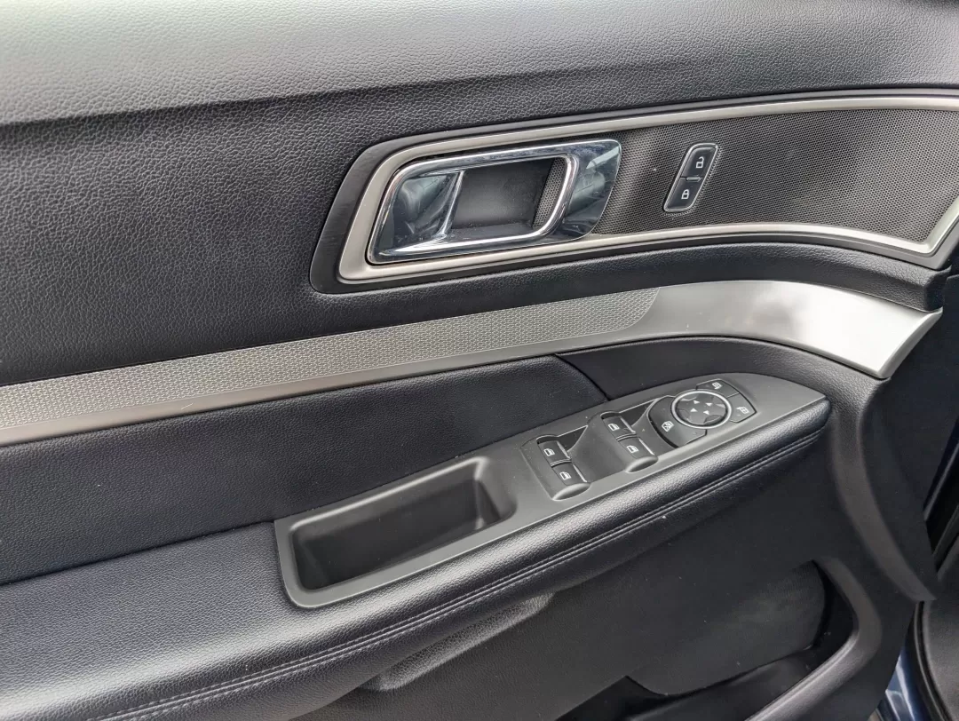 2017 Ford Explorer XLT (1FM5K7DH8HG) with an Other engine, located at 3959 U.S. 80 W, Phenix City, AL, 36870, (334) 297-4885, 32.469296, -85.135185 - **Adventure Awaits with the 2017 Ford Explorer XLT at Gils Auto - Phenix City**<br /> <br /> Are you ready to elevate your family outings, weekend getaways, or daily commutes? The 2017 Ford Explorer XLT, available now at Gils Auto, is an outstanding choice for those seeking a versatile, spacious, an - Photo#9