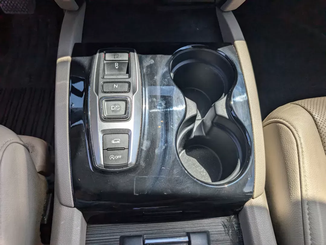 2016 Honda Pilot Elite (5FNYF6H07GB) with an Other engine, located at 3959 U.S. 80 W, Phenix City, AL, 36870, (334) 297-4885, 32.469296, -85.135185 - Elevate your family adventures with this stunning 2016 Honda Pilot Elite AWD, available now at **Gils Auto** in Phenix City, AL. Perfect for growing families or those who crave weekend getaways, this spacious SUV is designed to accommodate every journey, whether it's a trip to the grocery store or a - Photo#13
