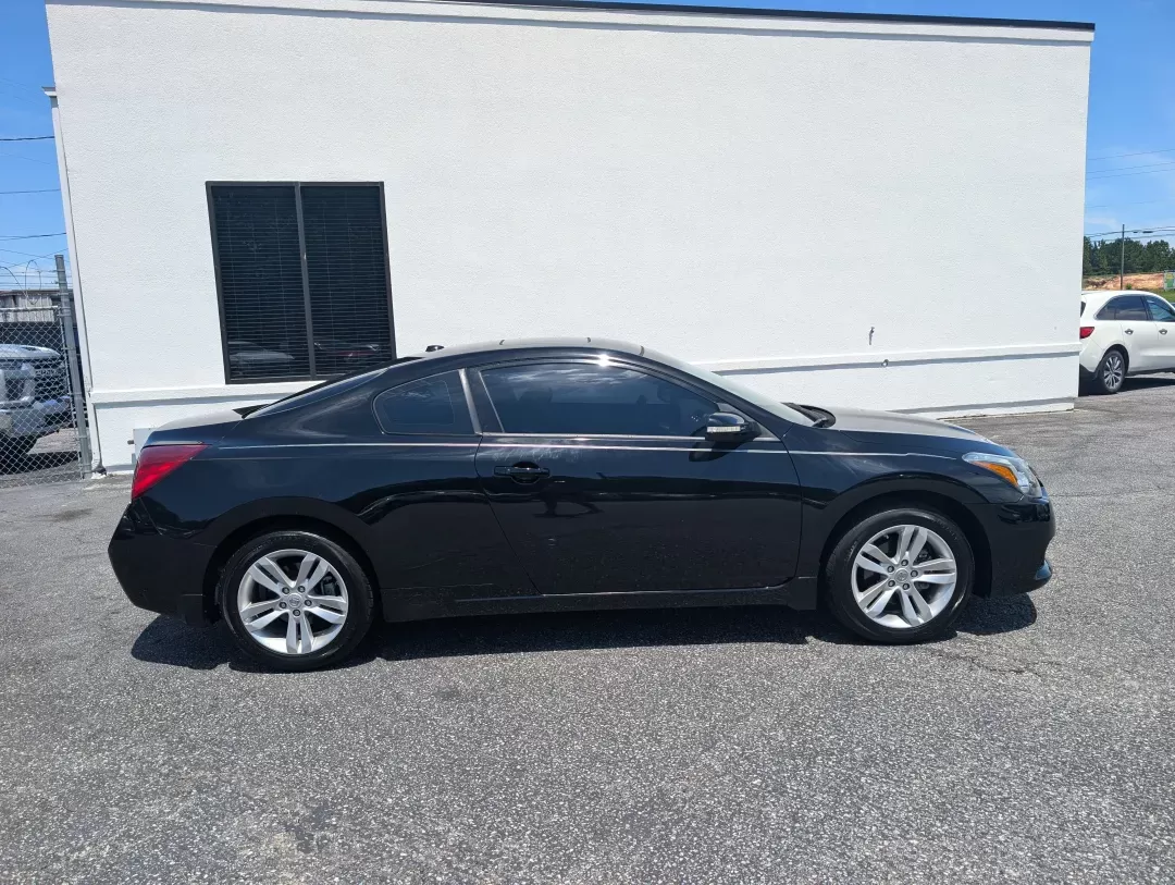 2012 /Charcoal Nissan Altima 2.5 S (1N4AL2EP4CC) with an Other engine, located at 3959 U.S. 80 W, Phenix City, AL, 36870, (334) 297-4885, 32.469296, -85.135185 - **Experience the Perfect Blend of Comfort and Performance with the 2012 Nissan Altima at Gils Auto - Phenix City!**<br /> <br /> If you're in the market for a versatile sedan that combines style, reliability, and impressive performance, look no further than this 2012 Nissan Altima 2.5 S. Whether you - Photo#3